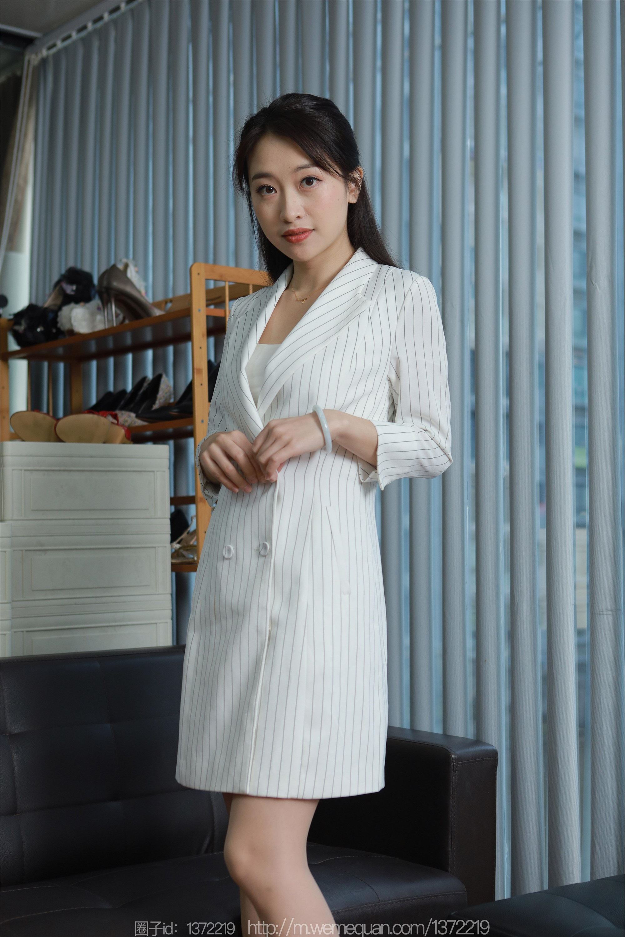 IESS异思趣向  2023.03.24 丝享家 1400 小婕《白色条纹外套》